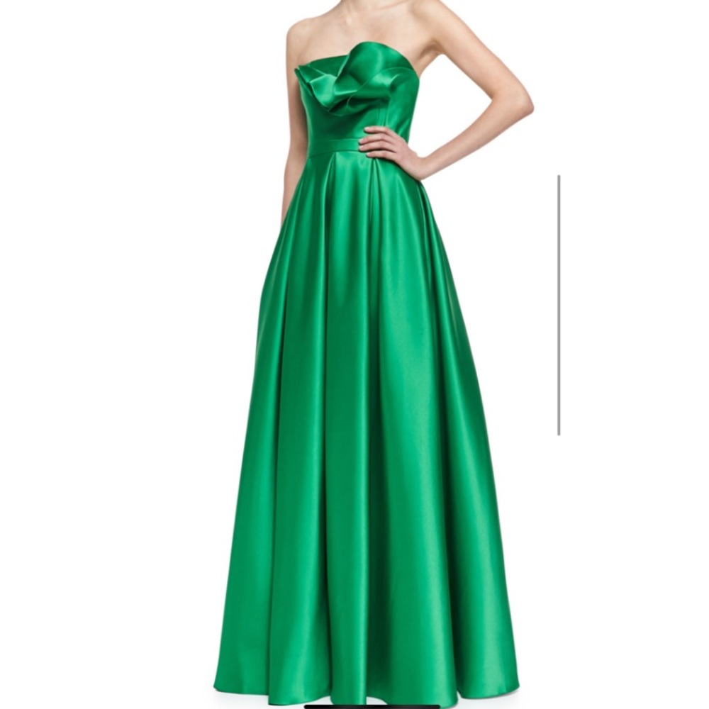 Carmen Marc Valvo Kelly Green Strapless Gown